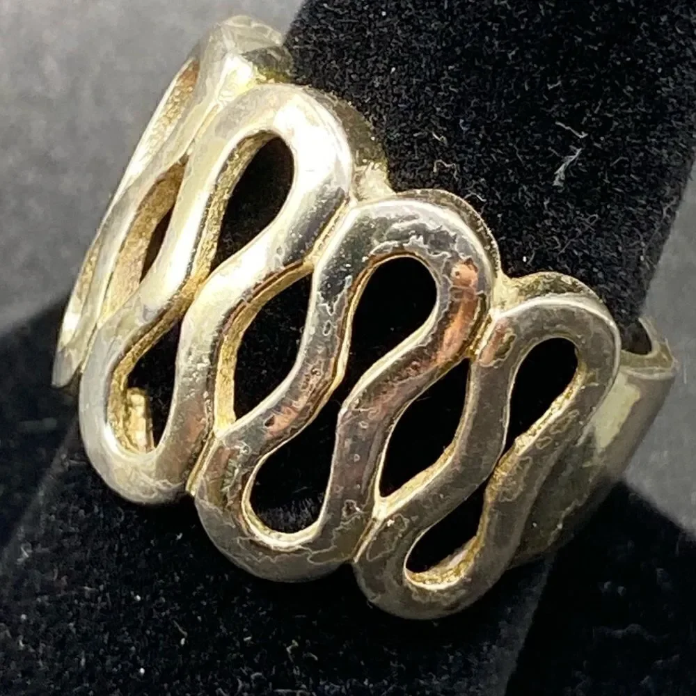 Sterling silver 925 FAS marked swirl ring significant in size see pic for size